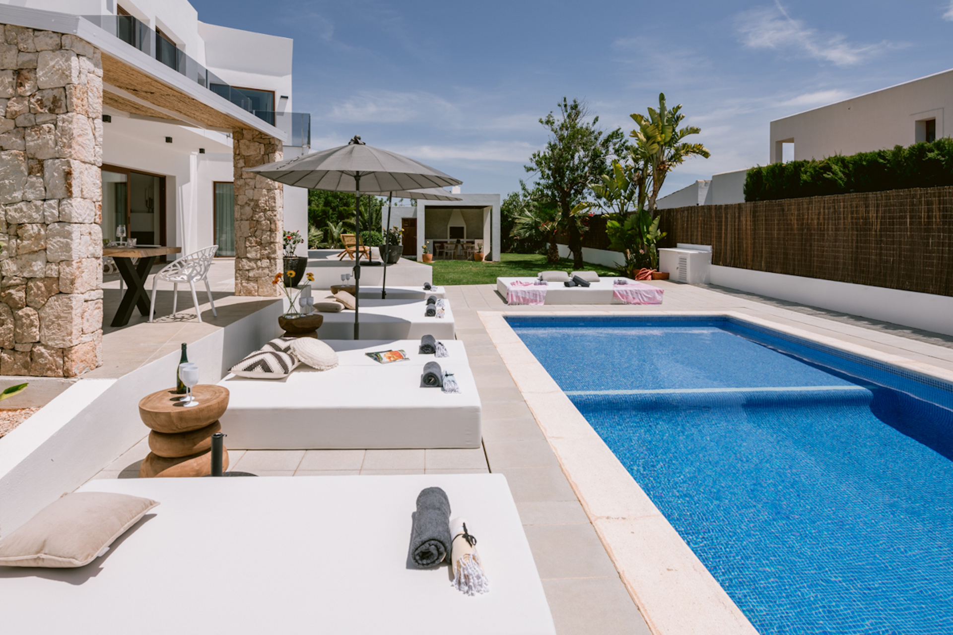 Resa Estates Ibiza villa for sale te koop sant jordi modern pool close up.jpg